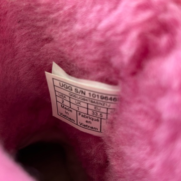 UGG Classic Short Pink Waterproof kids Size 2. Used - Picture 6 of 8